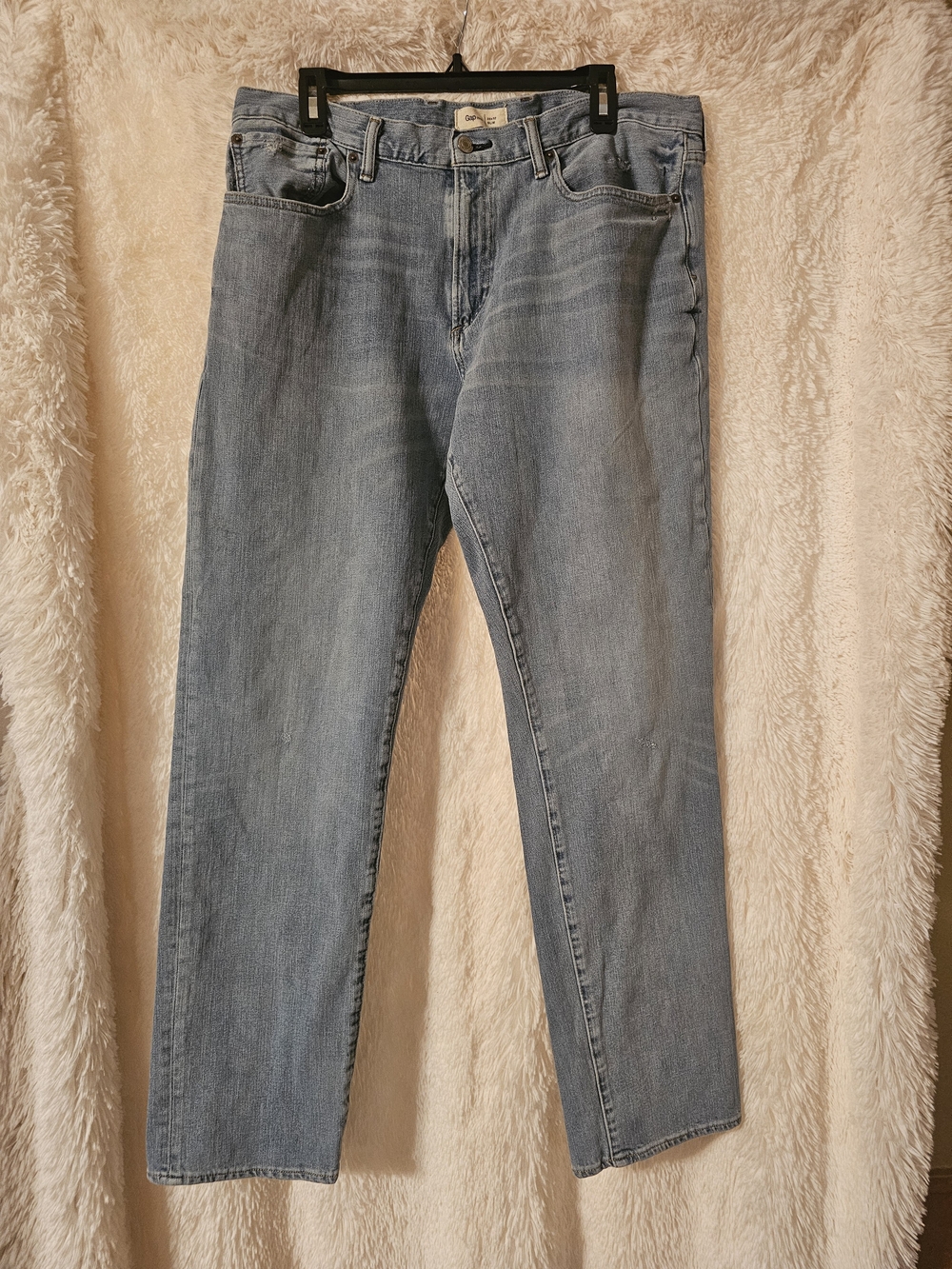 GAP Men's Straight Jeans in Light Blue Wash